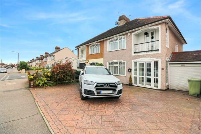 3 Bedroom Semi-Detached House To Rent In Brampton Road, Bexleyheath, Kent, DA7