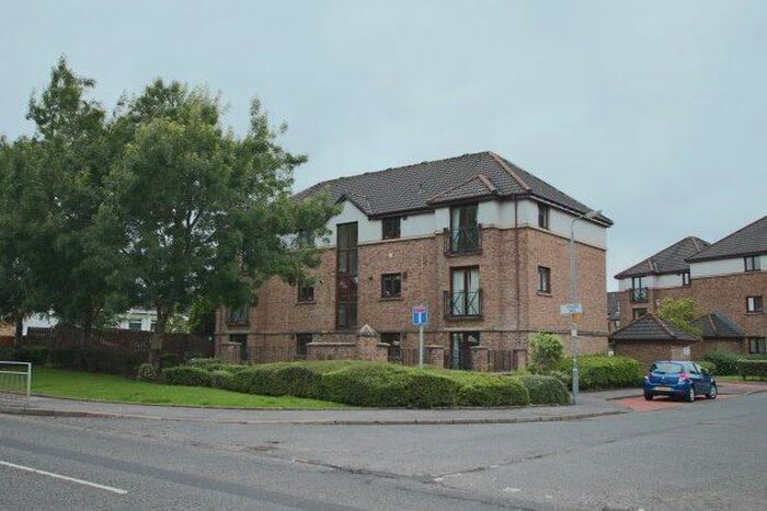 2 Bedroom Flat To Rent In College Gate, Glasgow, G61