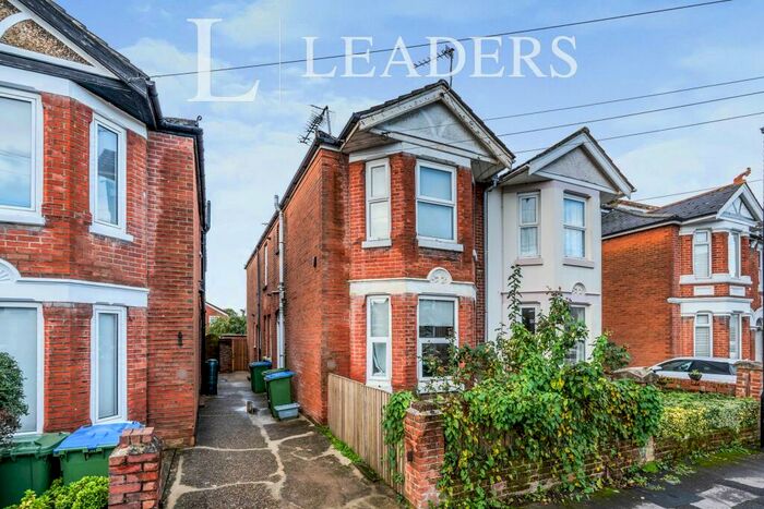 2 Bedroom Apartment To Rent In Norfolk Road, Southampton, SO15