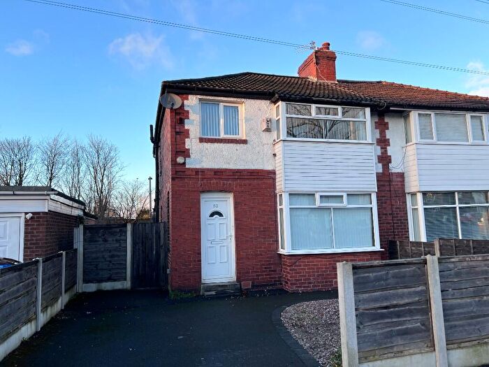 3 Bedroom Semi Detached House For Sale In Kenilworth Avenue, Manchester, Greater Manchester, M45