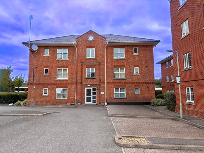 2 Bedroom Apartment For Sale In Thornycroft Close, Newbury, RG14