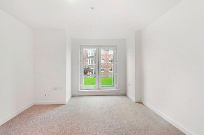 2 Bedroom Flat To Rent In Drummonds Crescent, Bannockburn, Stirling, FK7