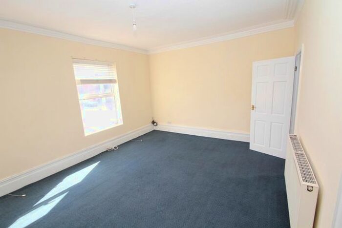 1 Bedroom Flat To Rent In Cross Street, Sale, M33
