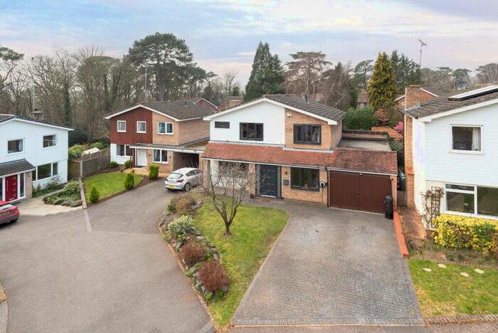 4 Bedroom Detached House For Sale In Dukes Ride, Leighton Buzzard, LU7