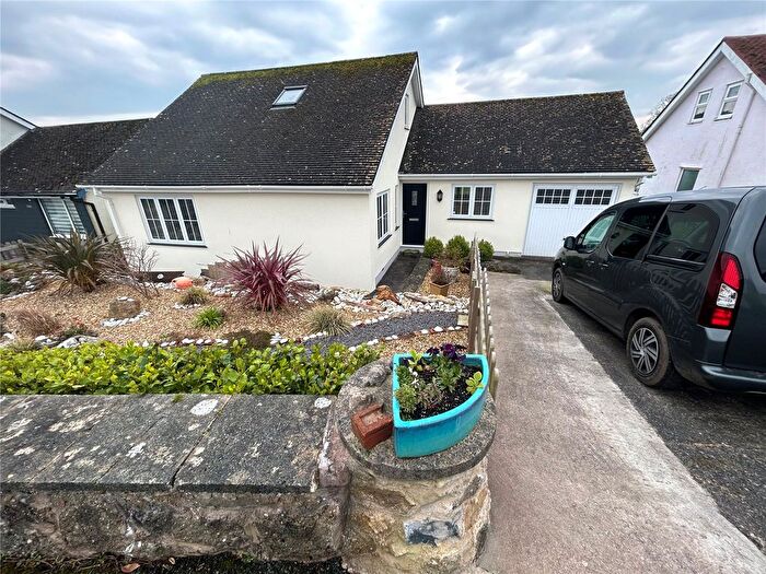 4 Bedroom Bungalow For Sale In Rhianfa, Benllech, Anglesey, Sir Ynys Mon, LL74
