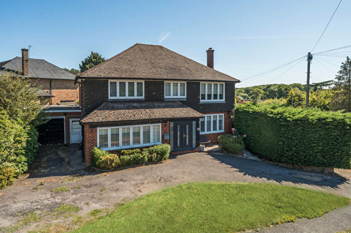 4 Bedroom Detached House For Sale In Moreland Drive, Gerrards Cross, SL9