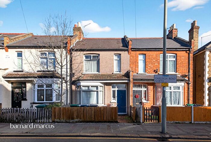 3 Bedroom Terraced House For Sale In Oakleigh Road North, London, N20