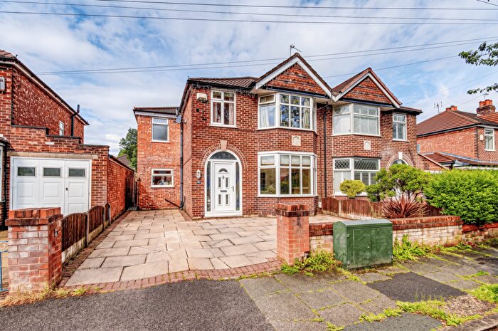 4 Bedroom Semi-Detached House For Sale In Exeter Road, Davyhulme, Manchester, M41