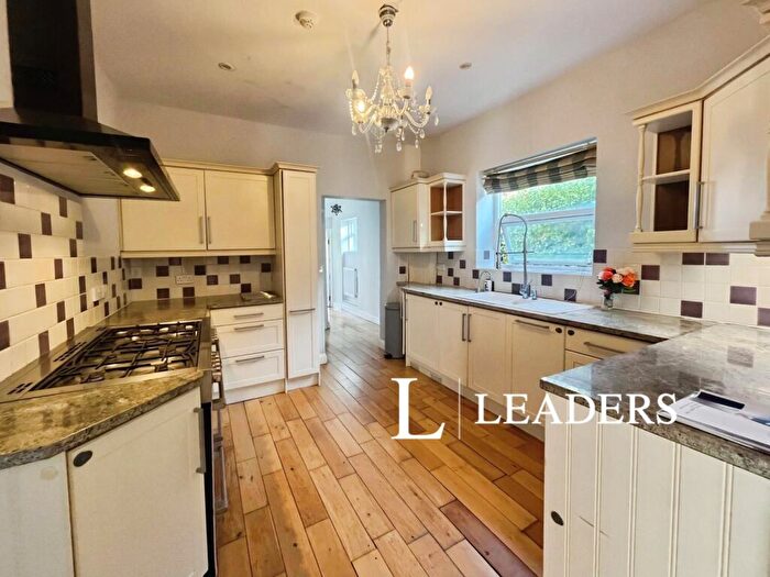 2 Bedroom Flat To Rent In Pembroke Avenue, Hove, East Sussex, BN3