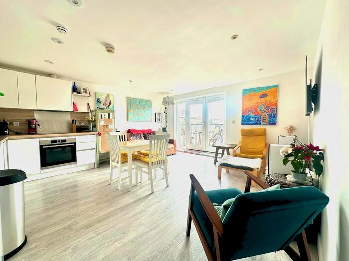 2 Bedroom Apartment To Rent In Heathfield Court, E3