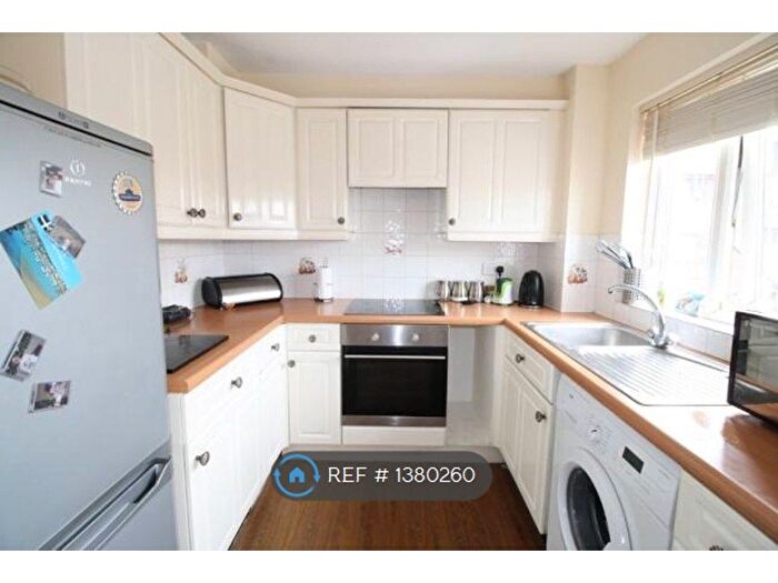 1 Bedroom Flat To Rent In Brimfield Road, Purfleet Essex, RM19