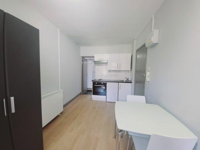 Studio To Rent In Iverson Road, West Hampstead, NW6