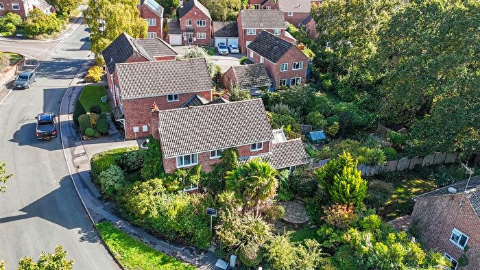 4 Bedroom Detached House For Sale In Bridle Way, Wimborne, BH21