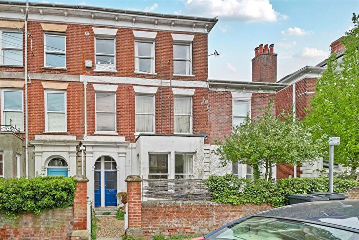 2 Bedroom Flat To Rent In Wyndham Road, Salisbury, SP1