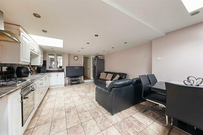 5 Bedroom Terraced House To Rent In Colegrave Road, London, E15