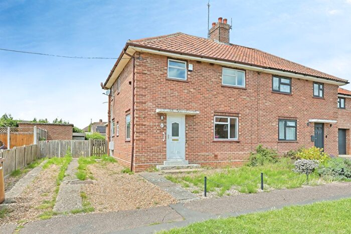 3 Bedroom Semi-Detached House For Sale In The Oaklands, Swaffham, PE37