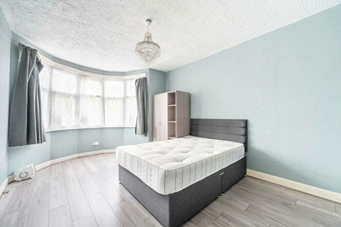 2 Bedroom Flat For Sale In Maybank Avenue, North Wembley, Wembley, HA0