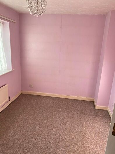 2 Bedroom Detached House To Rent In Lucas Gardens, Luton, LU3