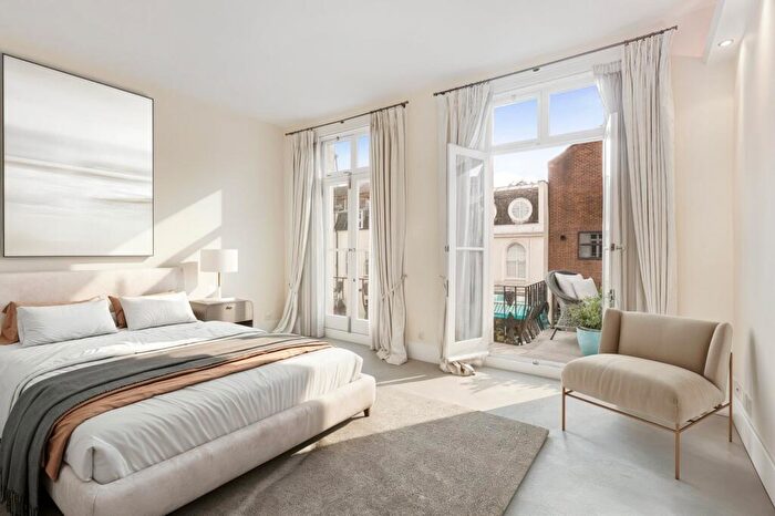 4 Bedroom Terraced House To Rent In Hollywood Road, Chelsea, SW10