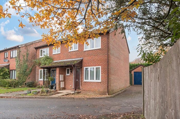 3 Bedroom Semi Detached House For Sale In Woodberry Close, Chiddingfold, GU8