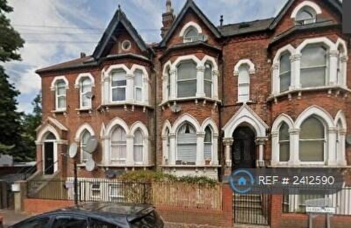 2 Bedroom Flat To Rent In Hoe Street, London, E17