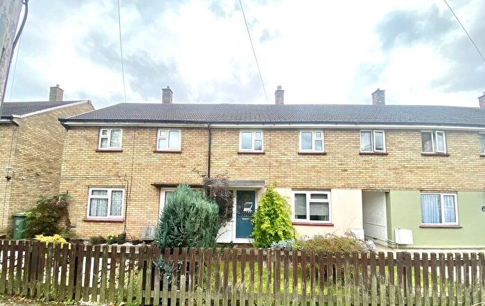 3 Bedroom Terraced House For Sale In Rutland Close, Cambridge, CB4