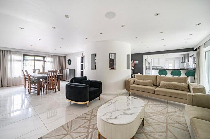 4 Bedroom Detached House To Rent In Powers Hall End, CM8