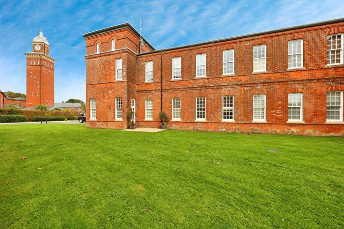 2 Bedroom Flat For Sale In Whitecroft Park, Newport, Isle Of Wight, PO30