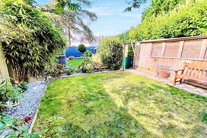 2 Bedroom Flat For Sale In Bournemouth, BH3
