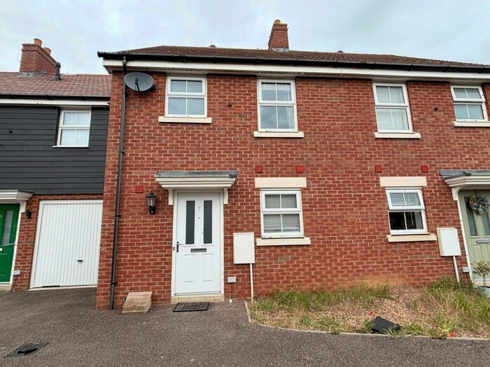 3 Bedroom Terraced House To Rent In Wiseman Road, Biggleswade, SG18