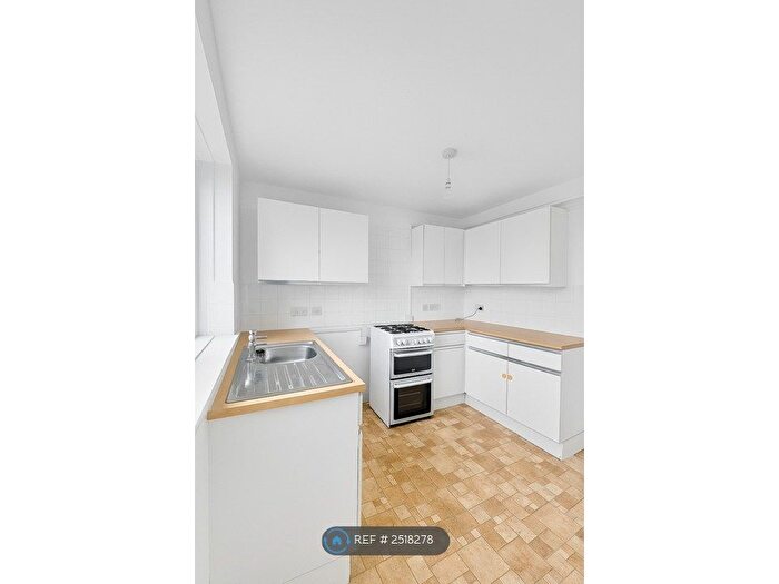 2 Bedroom Flat To Rent In Maskelyne Avenue, Bristol, BS10