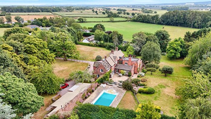 5 Bedroom Detached House To Rent In Puddington Lane, Burton, CH64