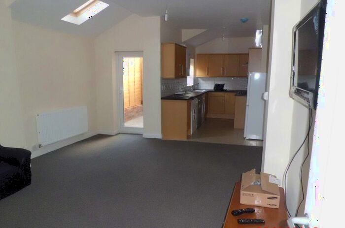 6 Bedroom Property To Rent In Tiverton Road, Selly Oak, Birmingham, B29