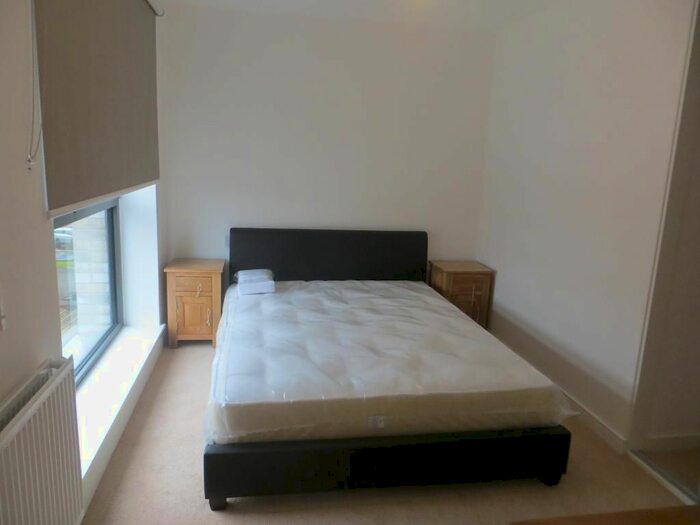 1 Bedroom Flat To Rent In Kingfisher Heights, Waterside Park, Royal Docks, London, E16