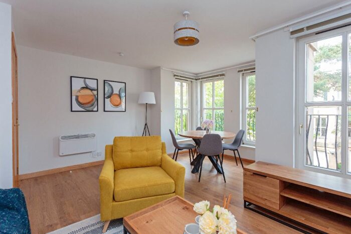 2 Bedroom Flat To Rent In Gayfield Close, Edinburgh, EH1