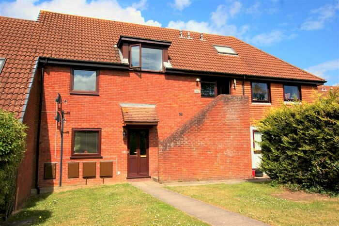 2 Bedroom Flat To Rent In Stour View Gardens, Corfe Mullen, Wimborne, Dorset, BH21