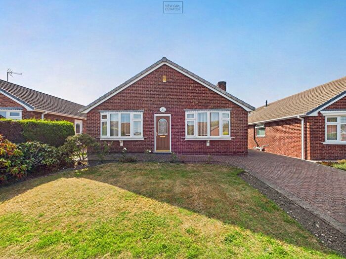 2 Bedroom Detached Bungalow For Sale In Edensor Close, North Wingfield, S42