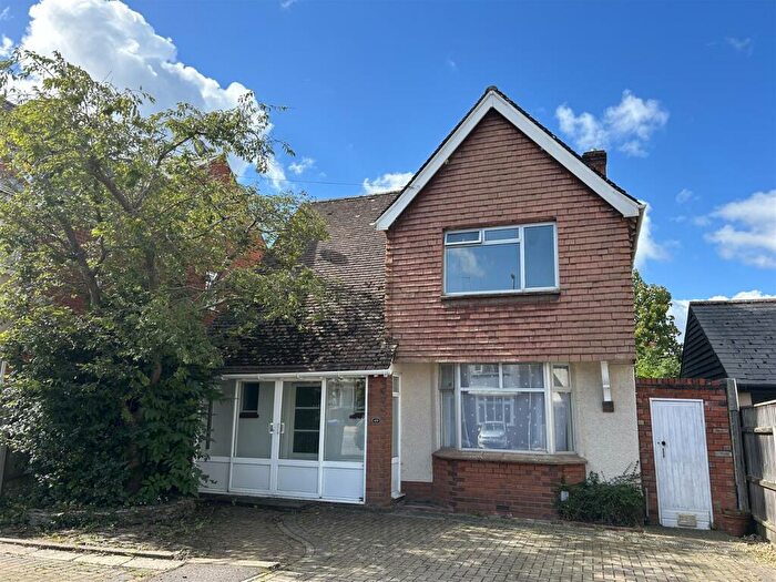 3 Bedroom Detached House To Rent In Hulse Road, Salisbury, SP1