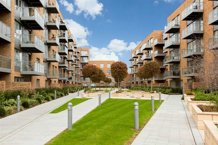2 Bedroom Flat To Rent In Purser Court, Smithfield Square, Hornsey N8