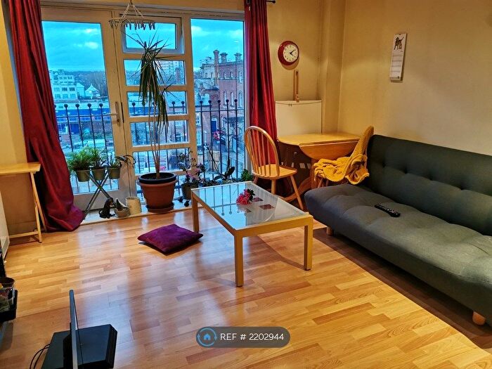 1 Bedroom Flat To Rent In Wilton Place, Salford, M3