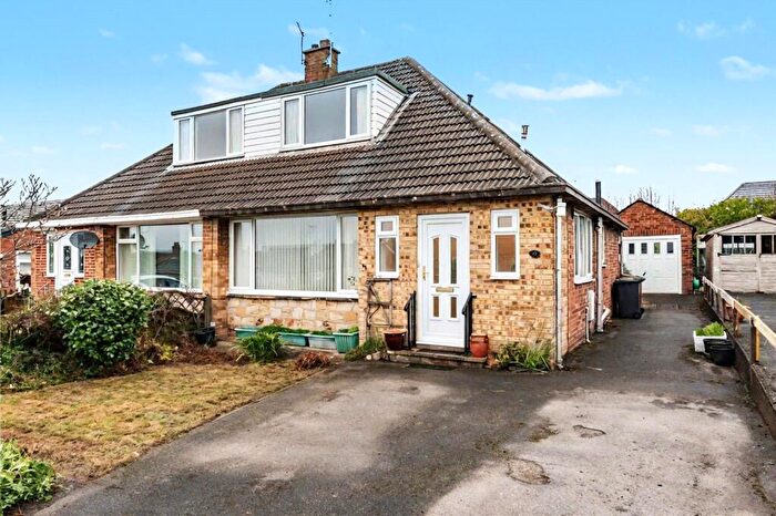 3 Bedroom Bungalow For Sale In Wrenbury Crescent, Leeds, West Yorkshire, LS16