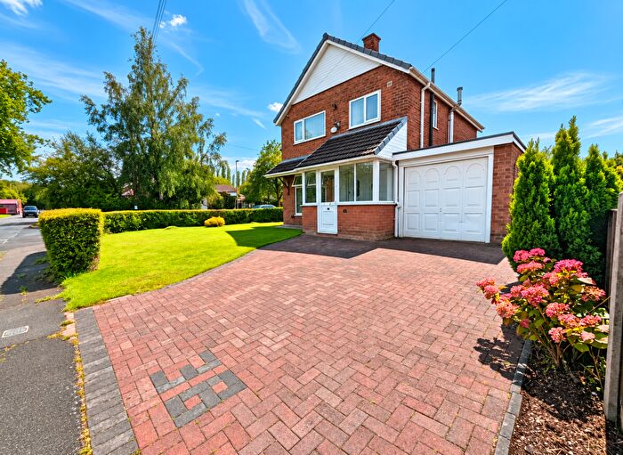 3 Bedroom Detached House For Sale In Pasture Field Road, Manchester, M22