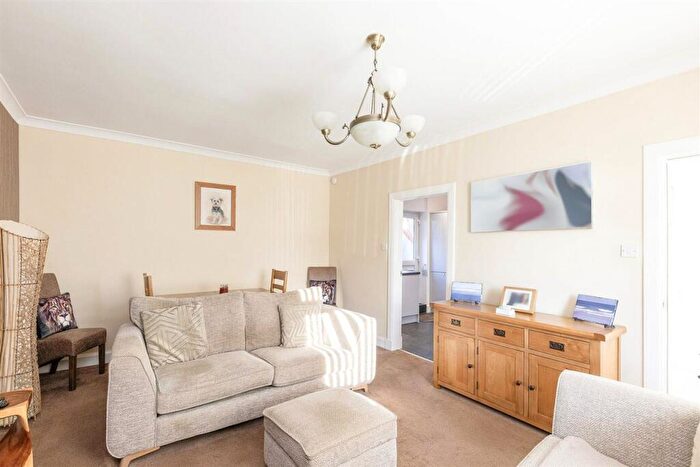 1 Bedroom Bungalow For Sale In Glasgow Road, Bathgate, EH48