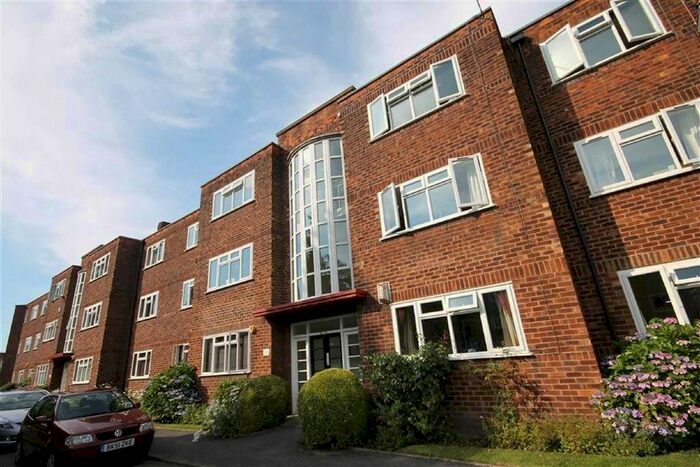 2 Bedroom Flat To Rent In Wilmslow Road, Manchester, M20