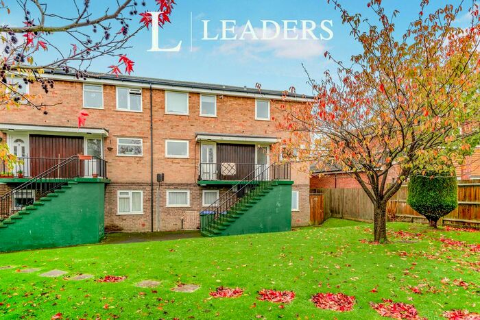 2 Bedroom Maisonette To Rent In Oaklands, Horsham, RH13