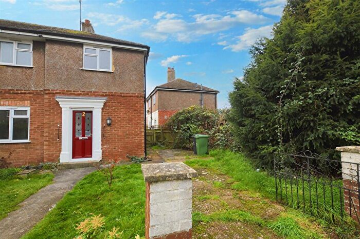 2 Bedroom House To Rent In Knoll Road, Hampden Park, Eastbourne, BN22