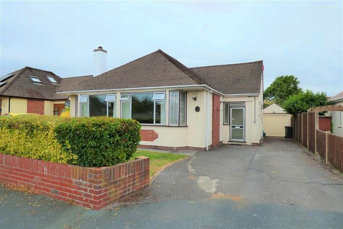 3 Bedroom Detached Bungalow To Rent In Robel Avenue, Frampton Cotterell, Bristol, BS36