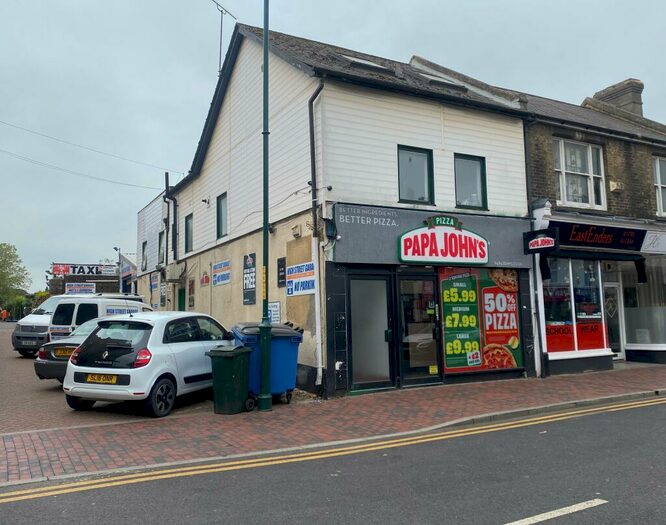 2 Bedroom Flat To Rent In West Street, Sittingbourne, ME10