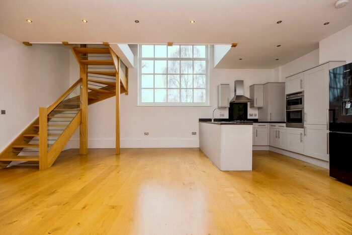 2 Bedroom Apartment To Rent In Godalming, GU7
