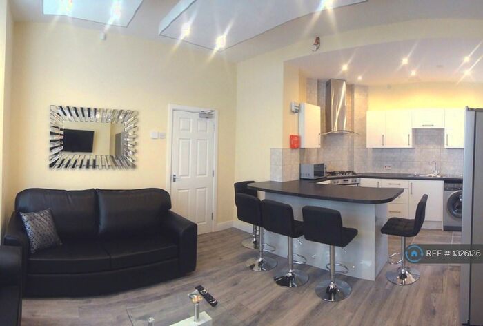 6 Bedroom Semi-Detached House To Rent In Salisbury Road, Wavertree, Liverpool, L15